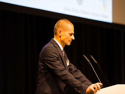 Prof. Markus Walther erläuterte die Möglichkeiten der MIS-Techniken Prof. Markus Walther erläuterte die Möglichkeiten der MIS-Techniken